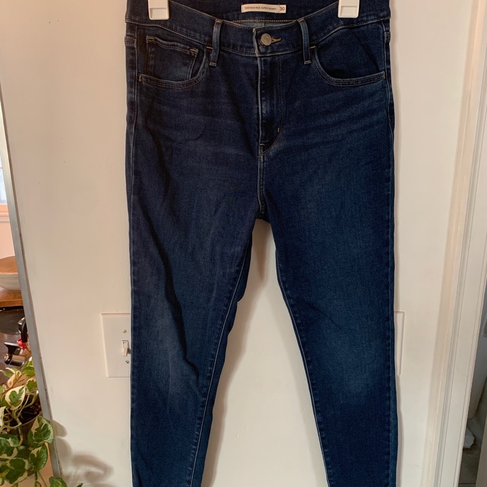 Levi’s 720 High Rise Super Skinny - size 30